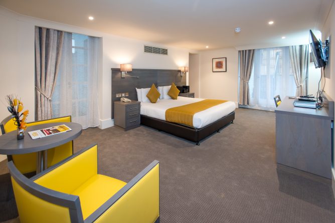 grand plaza suite big family room | hotel in central london | park