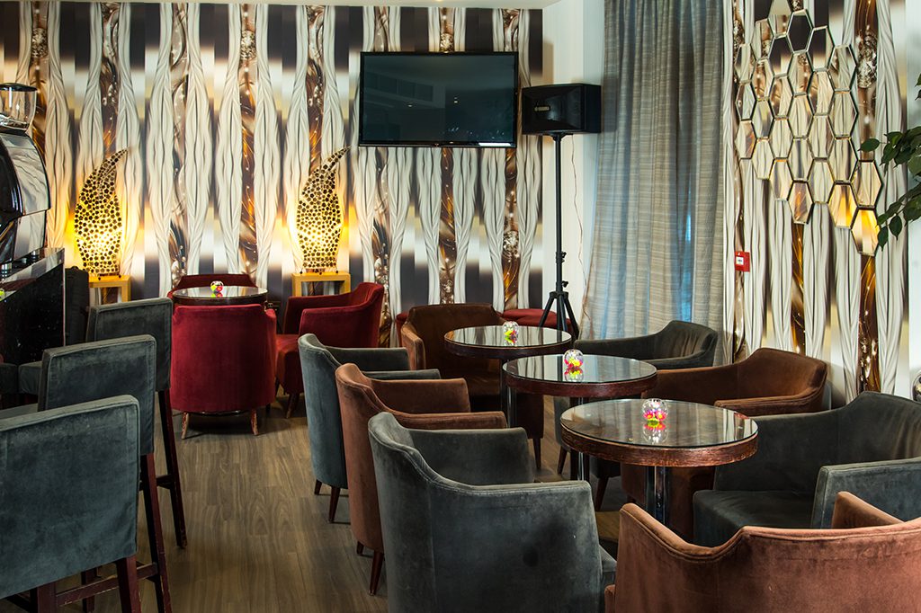 Garden cafe & Lounge | Park City Grand Plaza Kensington Hotel