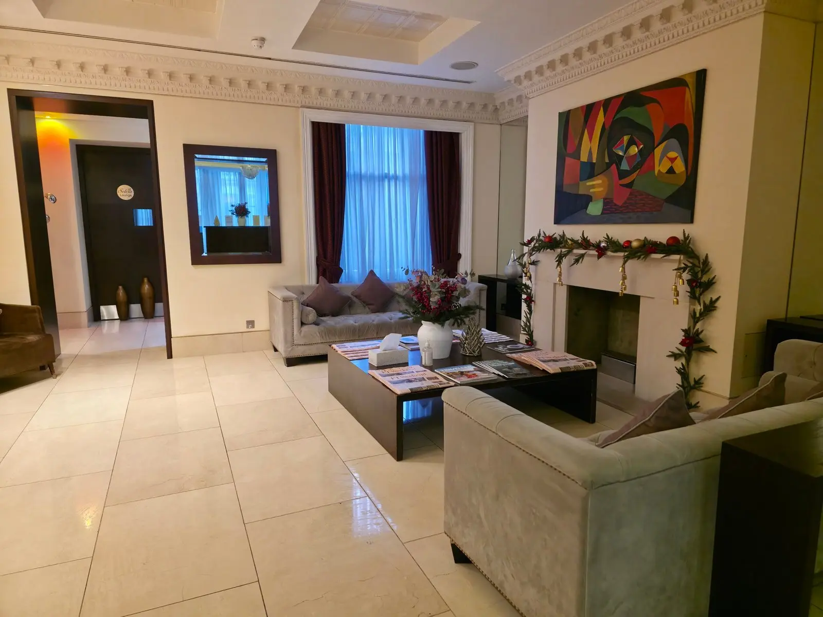 Hotel lounge at Park City Grand Plaza Kensington