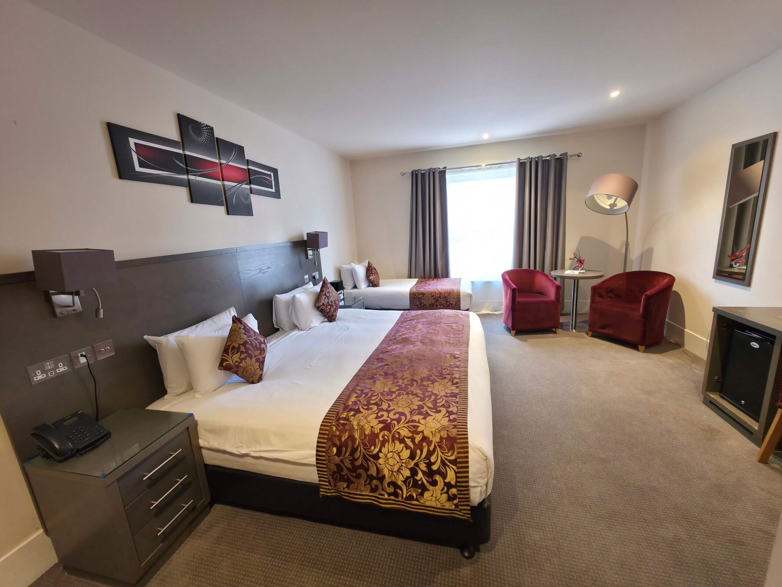 Plaza Executive Triple room (1)