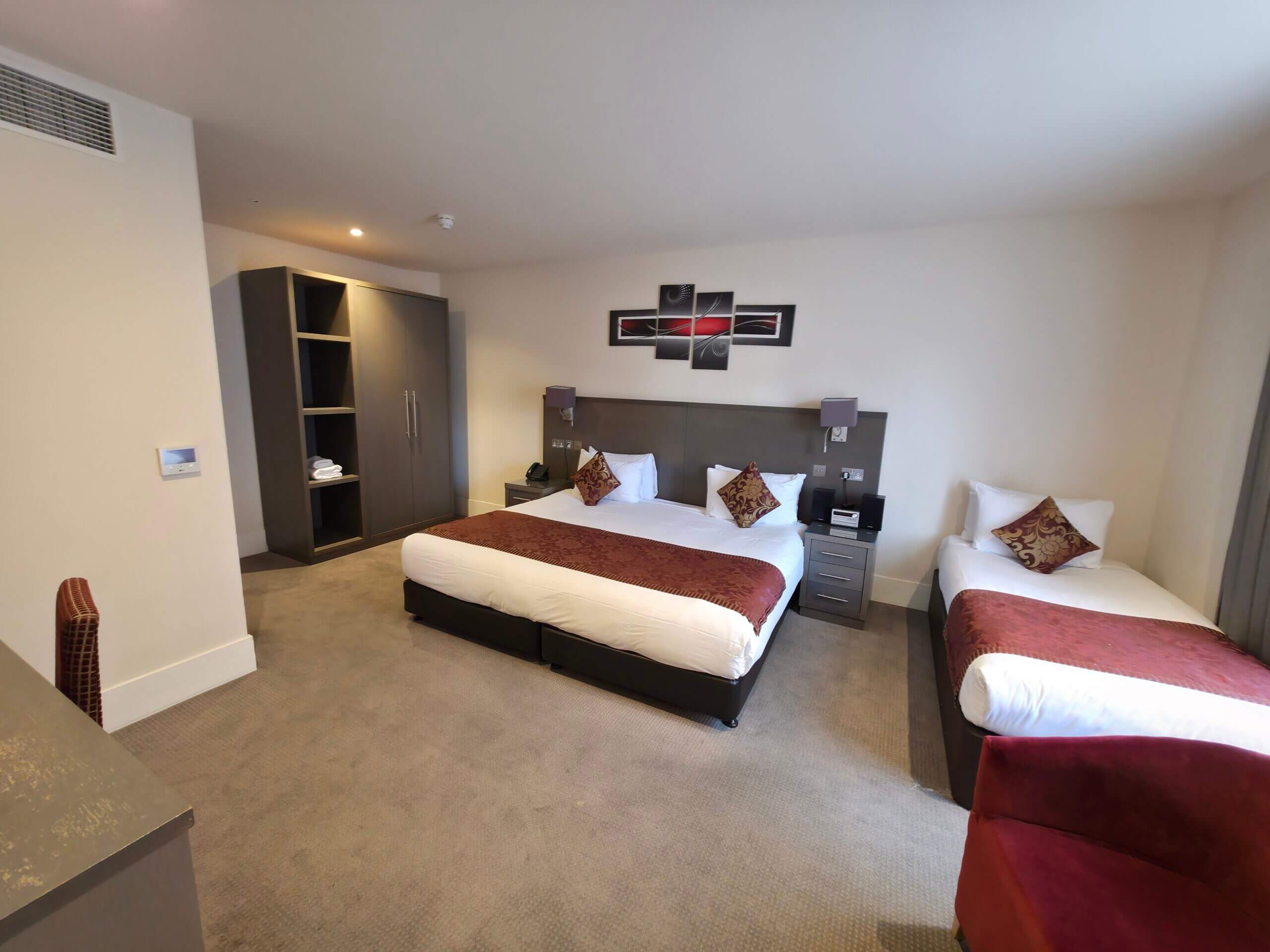 Plaza Executive Triple room