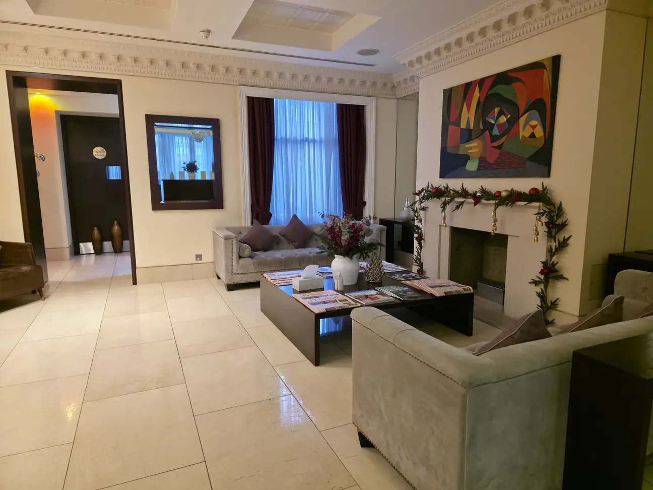 Hotel lounge at Park City Grand Plaza Kensington